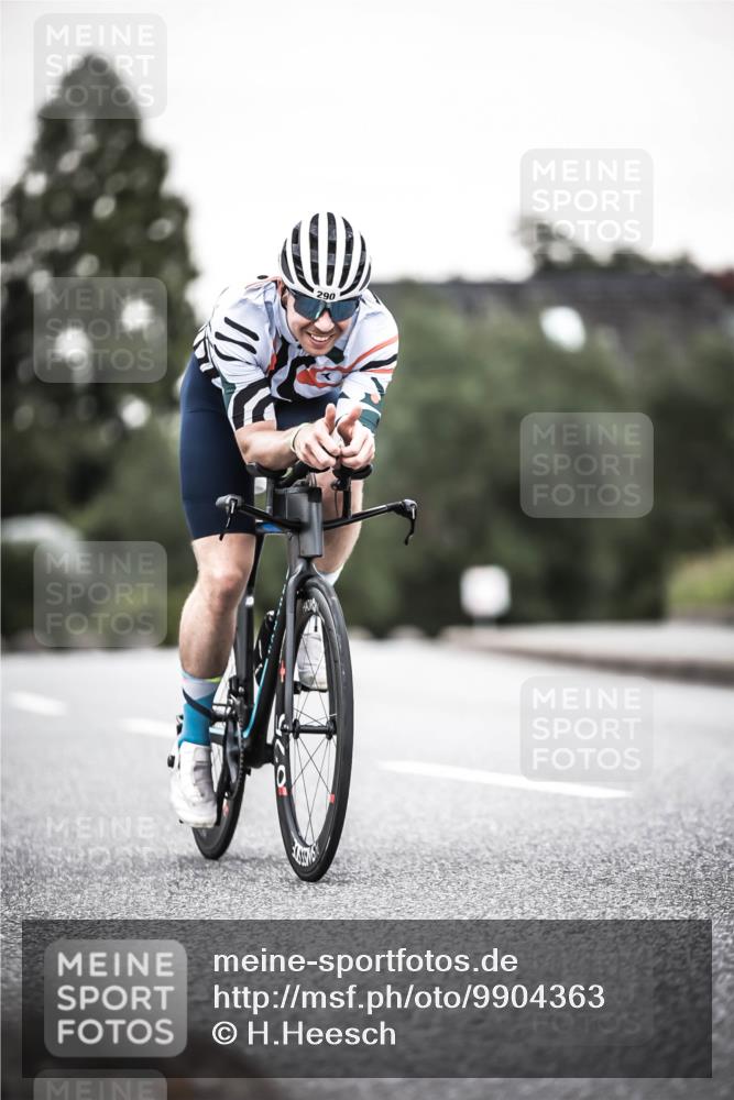 21.06.2026 - 29. Vierlanden-Triathlon H.Heesch http://msf.ph/oto/9904363 21.06.2026 10:18:47 Radfahren 148, 290 meine-sportfotos.de