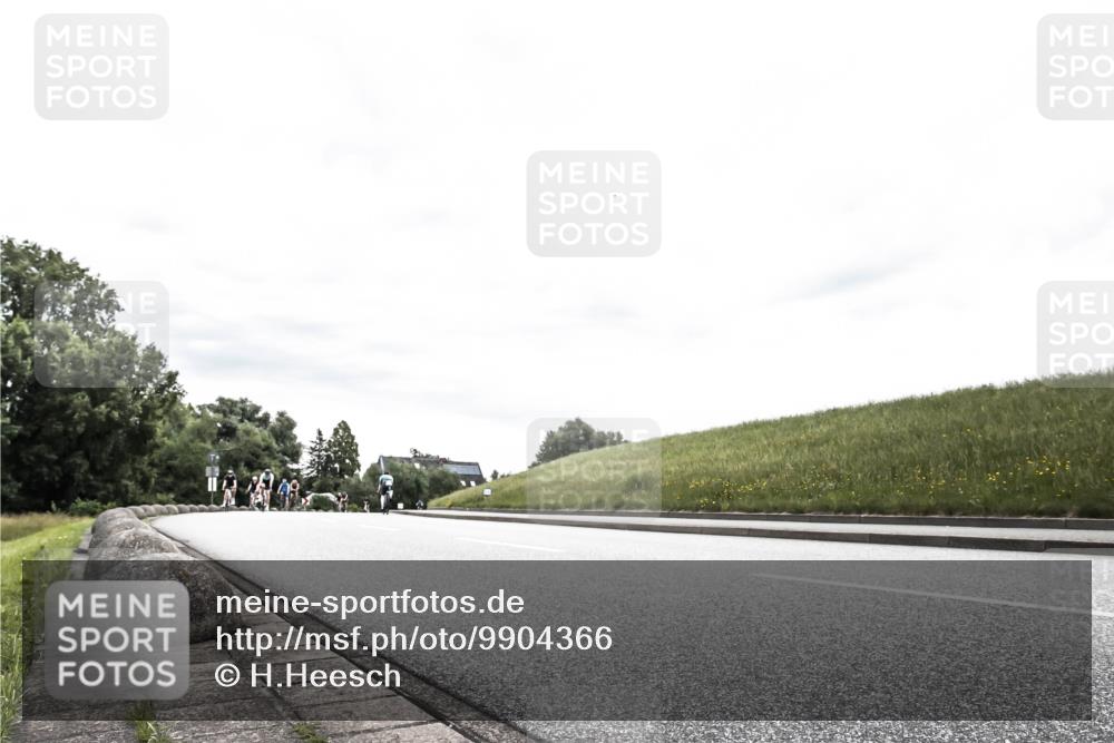 21.06.2026 - 29. Vierlanden-Triathlon H.Heesch http://msf.ph/oto/9904366 21.06.2026 10:25:58 Radfahren 8, 382, 383, 384 meine-sportfotos.de