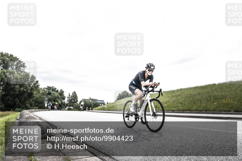 21.06.2026 - 29. Vierlanden-Triathlon H.Heesch http://msf.ph/oto/9904423 21.06.2026 10:26:06 Radfahren 136, 291, 311, 415, 530, 536, 587, 591, 604, 1355 meine-sportfotos.de