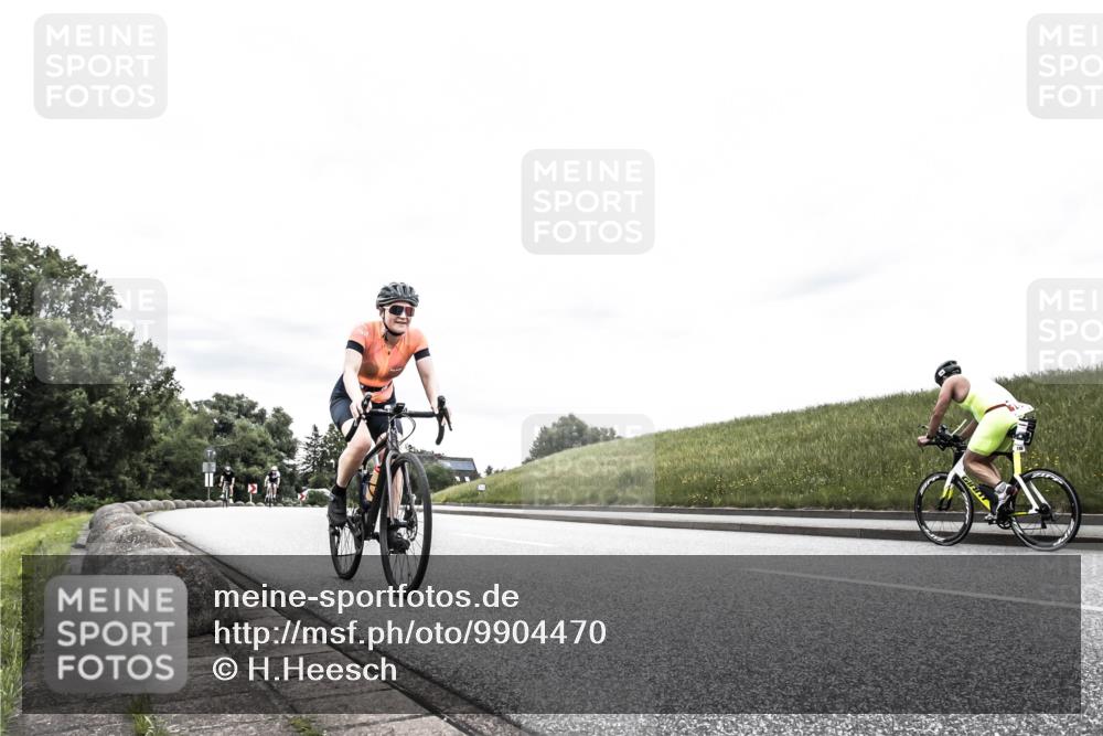 21.06.2026 - 29. Vierlanden-Triathlon H.Heesch http://msf.ph/oto/9904470 21.06.2026 10:26:34 Radfahren 46, 328, 353, 374, 488 meine-sportfotos.de