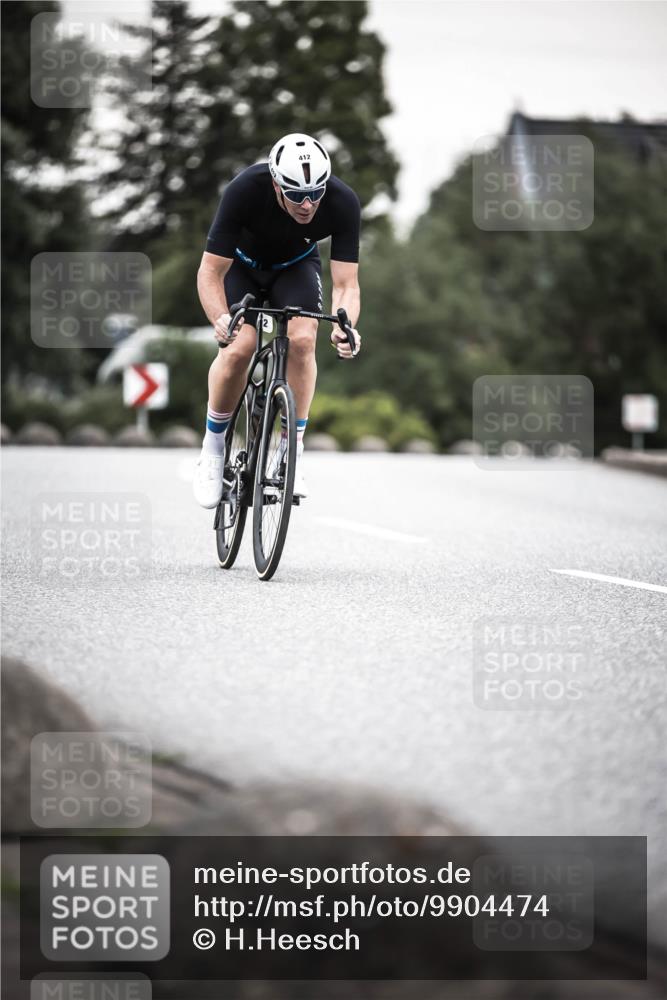 21.06.2026 - 29. Vierlanden-Triathlon H.Heesch http://msf.ph/oto/9904474 21.06.2026 10:20:08 Radfahren 15, 16, 22, 113, 244, 412 meine-sportfotos.de