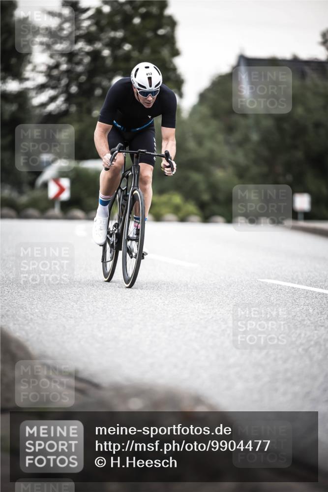 21.06.2026 - 29. Vierlanden-Triathlon H.Heesch http://msf.ph/oto/9904477 21.06.2026 10:20:08 Radfahren 15, 16, 22, 113, 244, 412 meine-sportfotos.de