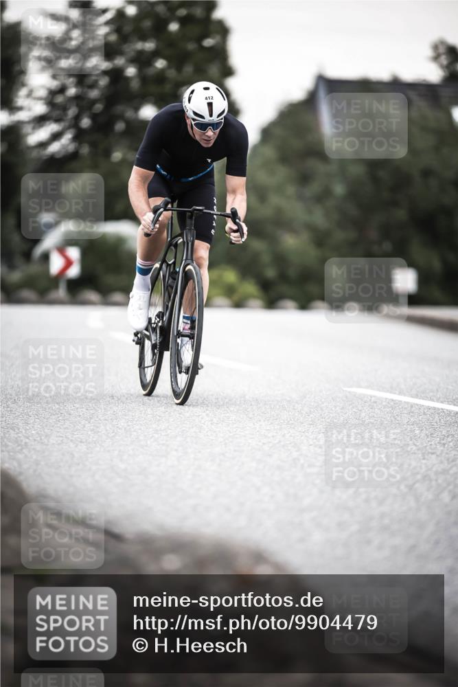 21.06.2026 - 29. Vierlanden-Triathlon H.Heesch http://msf.ph/oto/9904479 21.06.2026 10:20:08 Radfahren 15, 16, 22, 113, 244, 412 meine-sportfotos.de