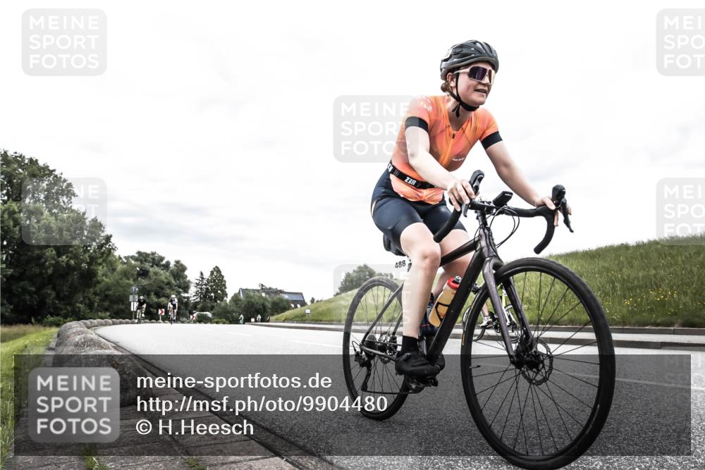 21.06.2026 - 29. Vierlanden-Triathlon H.Heesch http://msf.ph/oto/9904480 21.06.2026 10:26:34 Radfahren 46, 328, 353, 374, 488 meine-sportfotos.de