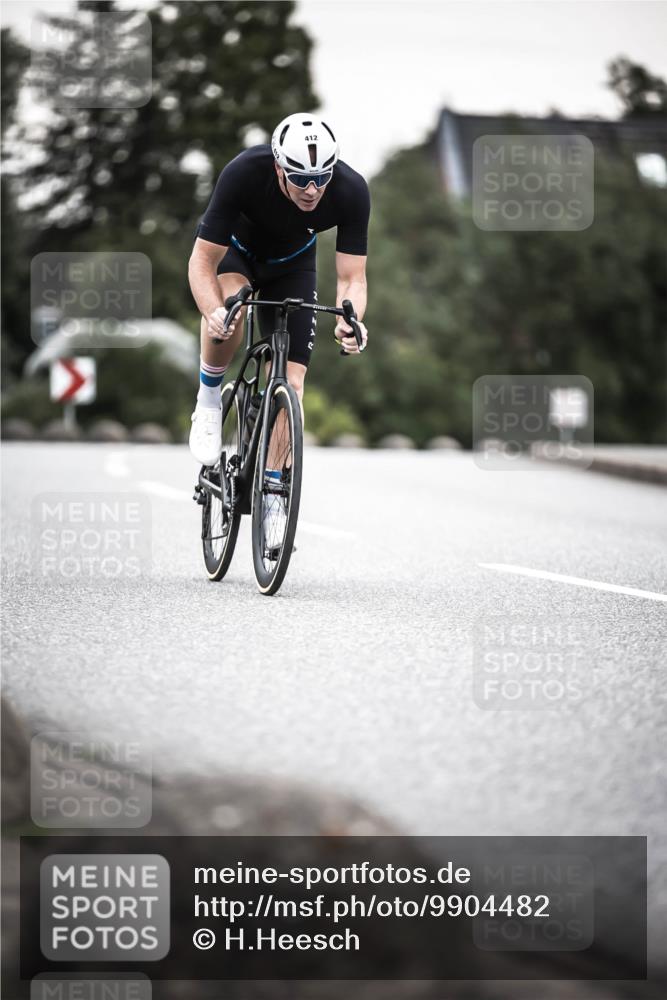 21.06.2026 - 29. Vierlanden-Triathlon H.Heesch http://msf.ph/oto/9904482 21.06.2026 10:20:08 Radfahren 15, 16, 22, 113, 244, 412 meine-sportfotos.de
