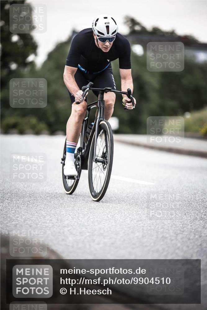 21.06.2026 - 29. Vierlanden-Triathlon H.Heesch http://msf.ph/oto/9904510 21.06.2026 10:20:08 Radfahren 15, 16, 22, 113, 244, 412 meine-sportfotos.de