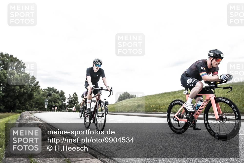 21.06.2026 - 29. Vierlanden-Triathlon H.Heesch http://msf.ph/oto/9904534 21.06.2026 10:27:05 Radfahren 43, 45, 64, 108, 128, 600, 624 meine-sportfotos.de