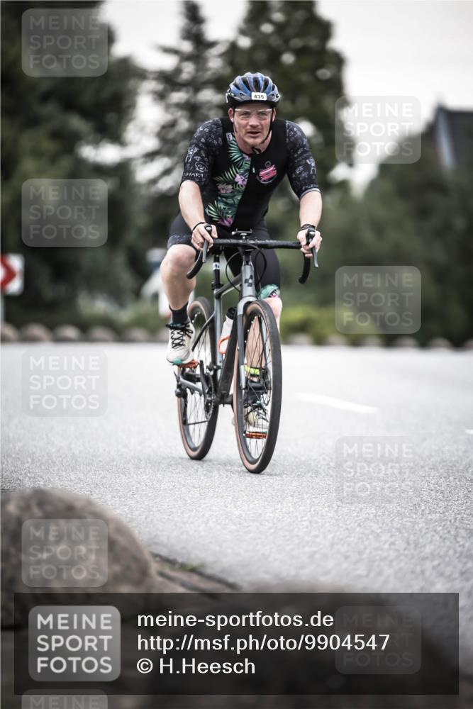 21.06.2026 - 29. Vierlanden-Triathlon H.Heesch http://msf.ph/oto/9904547 21.06.2026 10:20:28 Radfahren 176, 364, 435 meine-sportfotos.de