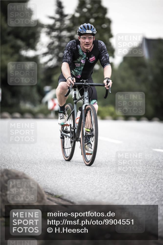21.06.2026 - 29. Vierlanden-Triathlon H.Heesch http://msf.ph/oto/9904551 21.06.2026 10:20:28 Radfahren 176, 364, 435 meine-sportfotos.de