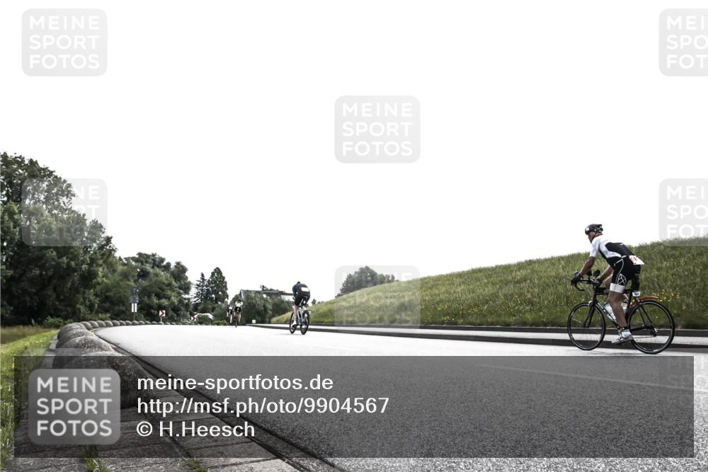 21.06.2026 - 29. Vierlanden-Triathlon H.Heesch http://msf.ph/oto/9904567 21.06.2026 10:54:36 Radfahren 33, 94, 506, 509, 526, 545, 552, 562, 599 meine-sportfotos.de