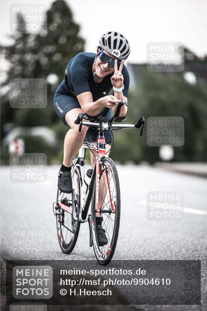 21.06.2026 - 29. Vierlanden-Triathlon H.Heesch http://msf.ph/oto/9904610 21.06.2026 10:20:40 Radfahren 52, 542 meine-sportfotos.de