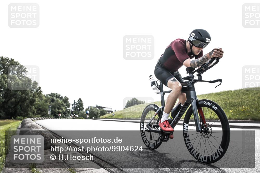 21.06.2026 - 29. Vierlanden-Triathlon H.Heesch http://msf.ph/oto/9904624 21.06.2026 10:56:32 Radfahren 530, 1354 meine-sportfotos.de