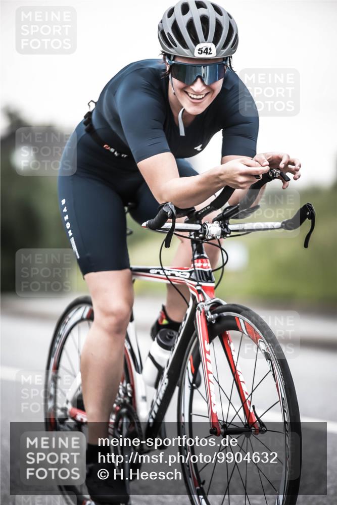21.06.2026 - 29. Vierlanden-Triathlon H.Heesch http://msf.ph/oto/9904632 21.06.2026 10:20:41 Radfahren 52, 542 meine-sportfotos.de