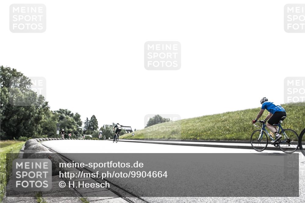 21.06.2026 - 29. Vierlanden-Triathlon H.Heesch http://msf.ph/oto/9904664 21.06.2026 10:57:02 Radfahren 58, 145, 328, 368, 374, 384, 391, 486, 488, 517, 535, 575, 585, 616 meine-sportfotos.de