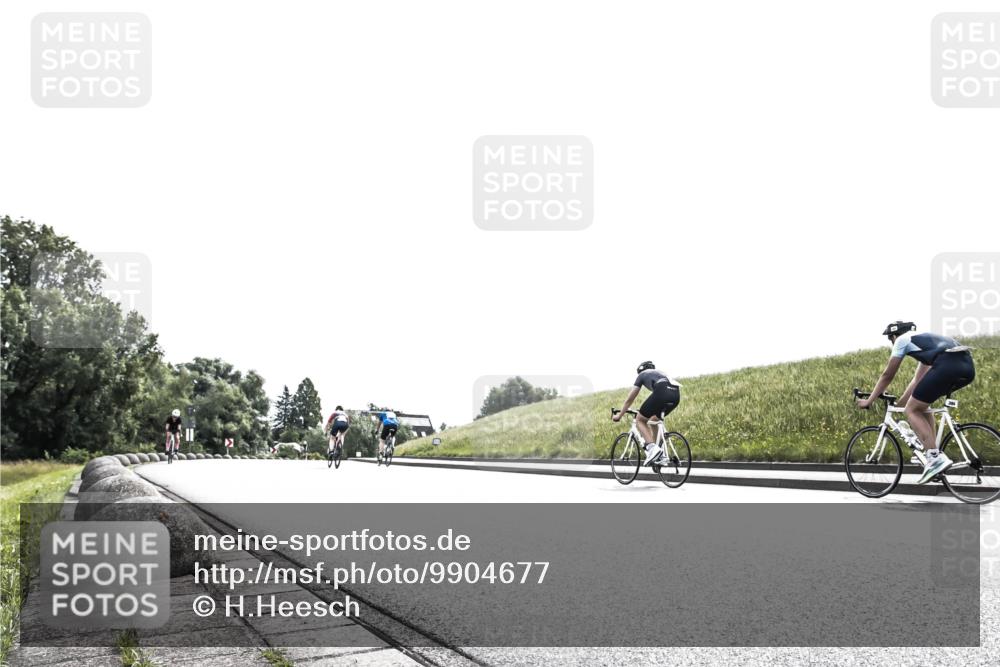 21.06.2026 - 29. Vierlanden-Triathlon H.Heesch http://msf.ph/oto/9904677 21.06.2026 10:57:04 Radfahren 58, 145, 255, 328, 368, 374, 391, 488, 514, 517, 585 meine-sportfotos.de