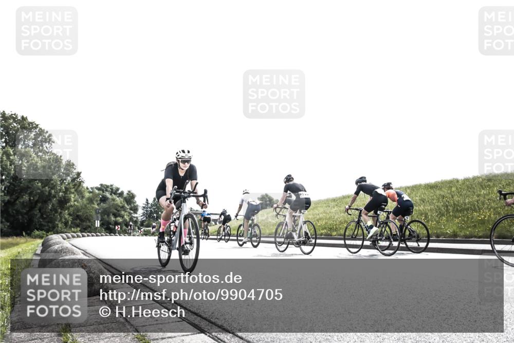 21.06.2026 - 29. Vierlanden-Triathlon H.Heesch http://msf.ph/oto/9904705 21.06.2026 10:57:06 Radfahren 145, 255, 514, 585 meine-sportfotos.de