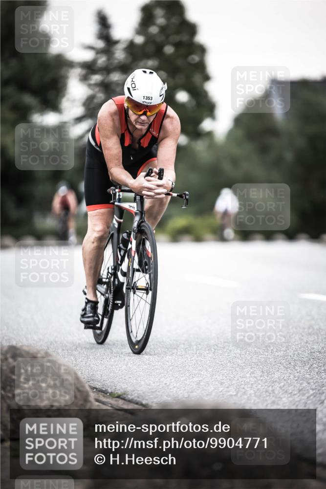 21.06.2026 - 29. Vierlanden-Triathlon H.Heesch http://msf.ph/oto/9904771 21.06.2026 10:21:14 Radfahren 229, 411, 620, 1353 meine-sportfotos.de