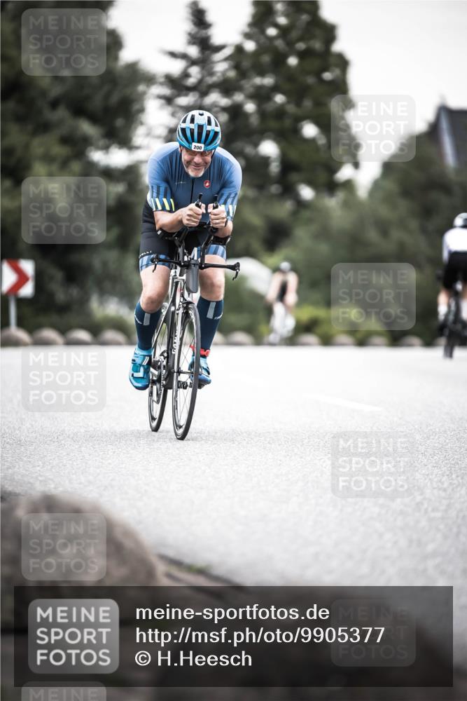 21.06.2026 - 29. Vierlanden-Triathlon H.Heesch http://msf.ph/oto/9905377 21.06.2026 10:23:58 Radfahren 200, 293, 496, 584 meine-sportfotos.de