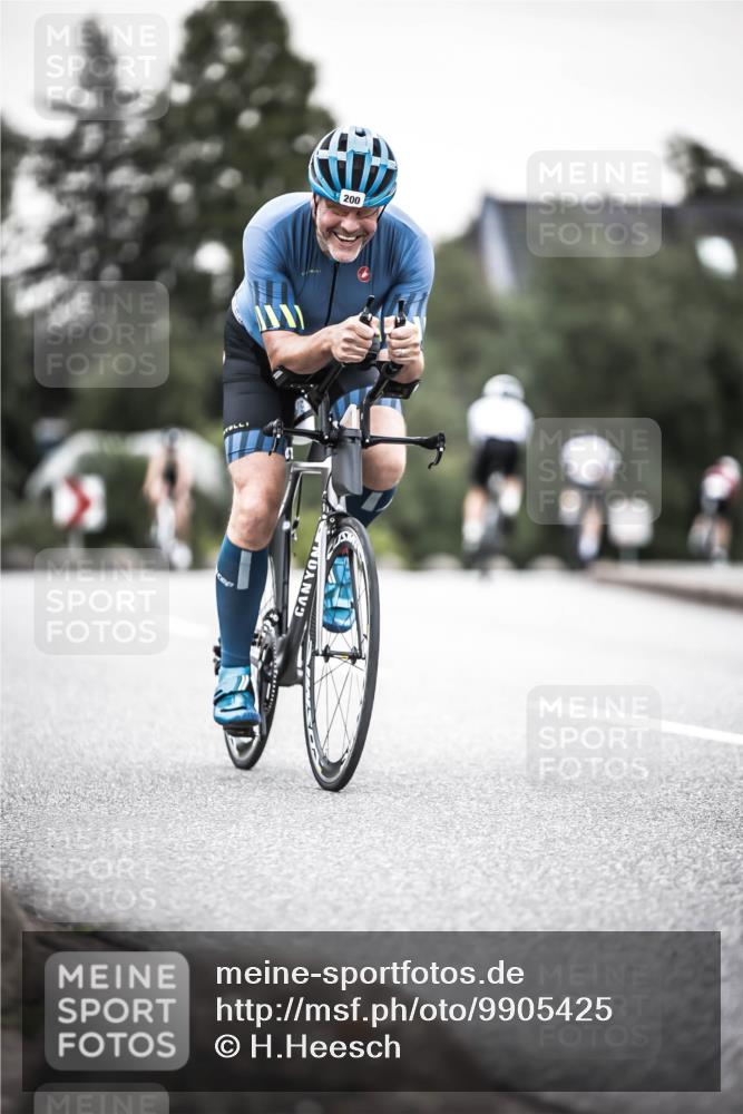 21.06.2026 - 29. Vierlanden-Triathlon H.Heesch http://msf.ph/oto/9905425 21.06.2026 10:23:59 Radfahren 200, 293, 496, 584 meine-sportfotos.de