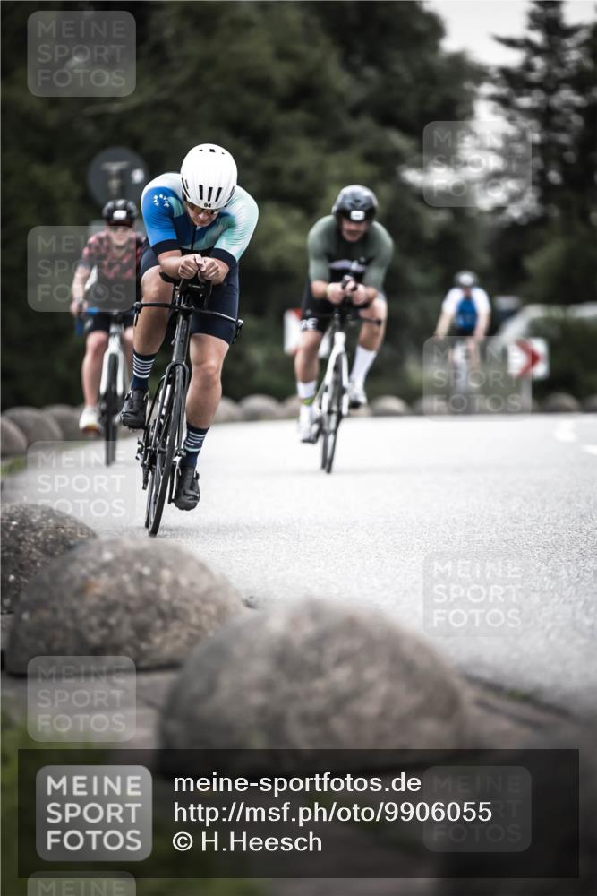 21.06.2026 - 29. Vierlanden-Triathlon H.Heesch http://msf.ph/oto/9906055 21.06.2026 10:24:31 Radfahren 84, 94, 169, 370, 552, 622, 625 meine-sportfotos.de