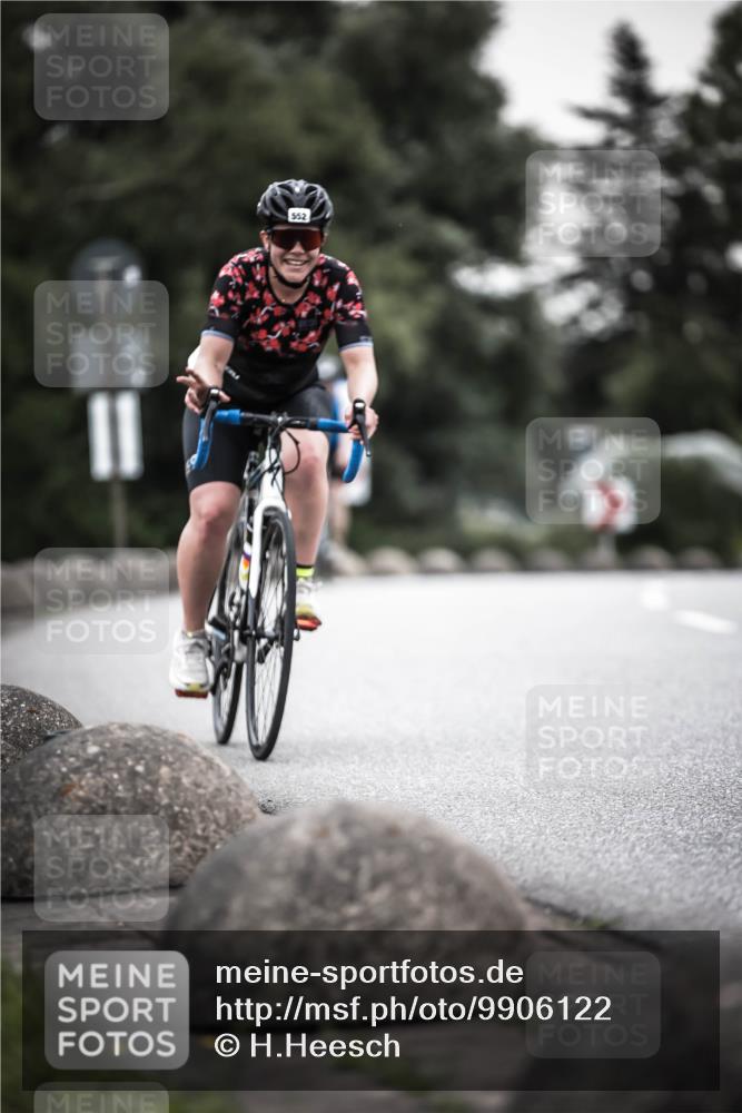 21.06.2026 - 29. Vierlanden-Triathlon H.Heesch http://msf.ph/oto/9906122 21.06.2026 10:24:32 Radfahren 84, 94, 169, 370, 552, 622, 625 meine-sportfotos.de