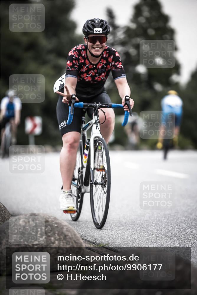 21.06.2026 - 29. Vierlanden-Triathlon H.Heesch http://msf.ph/oto/9906177 21.06.2026 10:24:33 Radfahren 71, 84, 94, 169, 370, 552, 622, 625 meine-sportfotos.de