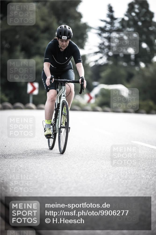 21.06.2026 - 29. Vierlanden-Triathlon H.Heesch http://msf.ph/oto/9906277 21.06.2026 09:19:24 Radfahren 99, 224, 228 meine-sportfotos.de