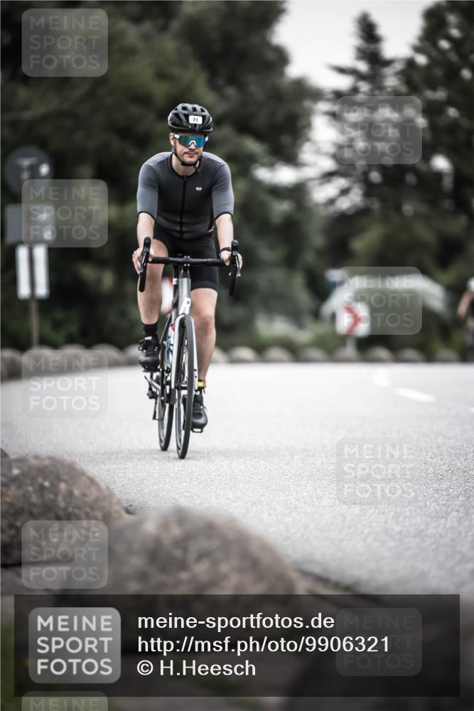 21.06.2026 - 29. Vierlanden-Triathlon H.Heesch http://msf.ph/oto/9906321 21.06.2026 10:24:40 Radfahren 71, 207, 509, 562 meine-sportfotos.de