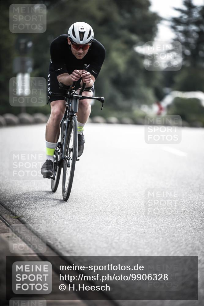 21.06.2026 - 29. Vierlanden-Triathlon H.Heesch http://msf.ph/oto/9906328 21.06.2026 09:19:40 Radfahren 4, 77, 219 meine-sportfotos.de
