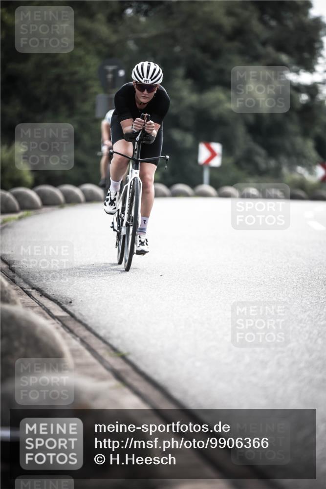 21.06.2026 - 29. Vierlanden-Triathlon H.Heesch http://msf.ph/oto/9906366 21.06.2026 09:19:56 Radfahren 32, 112, 267, 298 meine-sportfotos.de