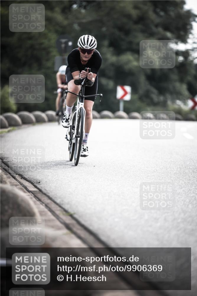 21.06.2026 - 29. Vierlanden-Triathlon H.Heesch http://msf.ph/oto/9906369 21.06.2026 09:19:56 Radfahren 32, 112, 267, 298 meine-sportfotos.de