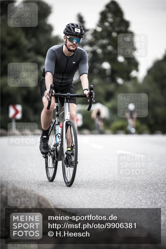 21.06.2026 - 29. Vierlanden-Triathlon H.Heesch http://msf.ph/oto/9906381 21.06.2026 10:24:40 Radfahren 71, 207, 509, 562 meine-sportfotos.de