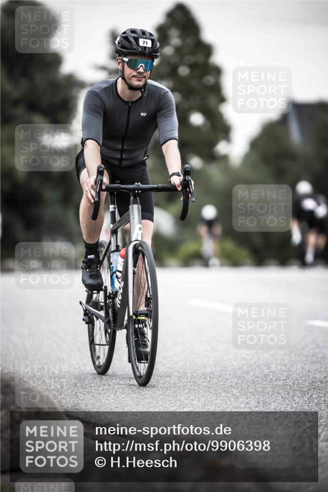21.06.2026 - 29. Vierlanden-Triathlon H.Heesch http://msf.ph/oto/9906398 21.06.2026 10:24:40 Radfahren 71, 207, 509, 562 meine-sportfotos.de