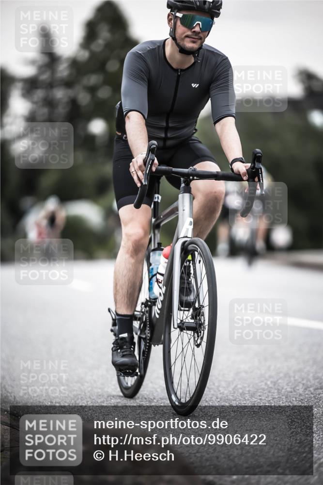 21.06.2026 - 29. Vierlanden-Triathlon H.Heesch http://msf.ph/oto/9906422 21.06.2026 10:24:41 Radfahren 71, 207, 509, 562 meine-sportfotos.de