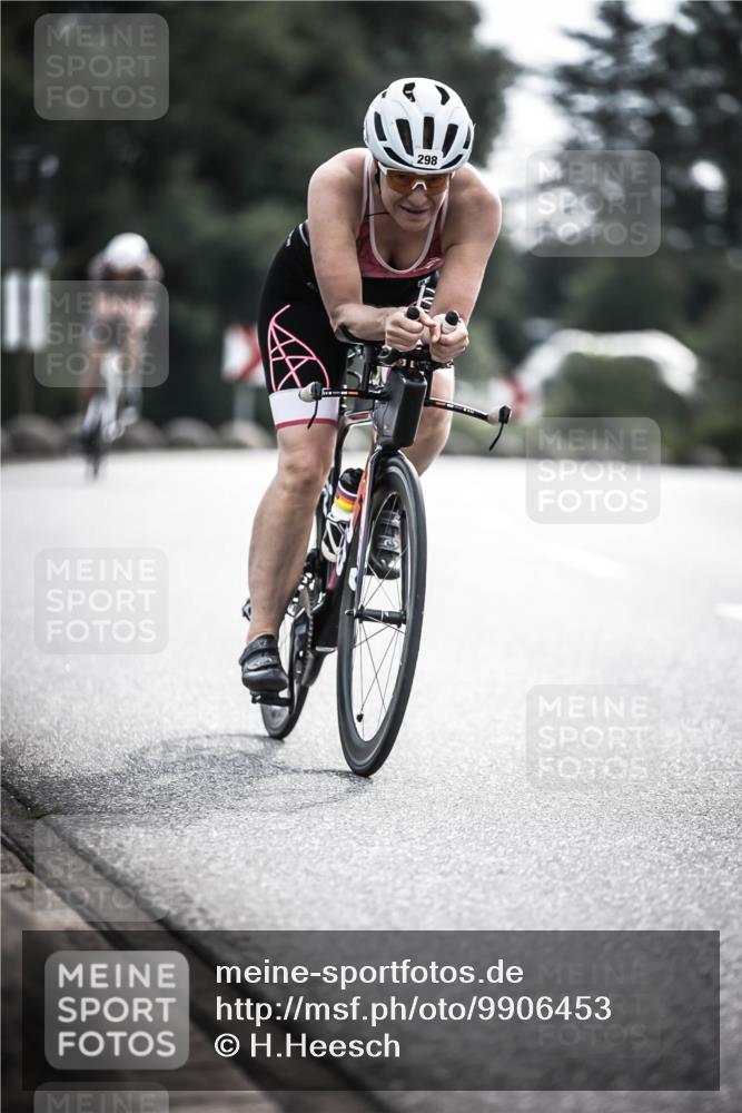 21.06.2026 - 29. Vierlanden-Triathlon H.Heesch http://msf.ph/oto/9906453 21.06.2026 09:19:59 Radfahren 32, 267, 298 meine-sportfotos.de