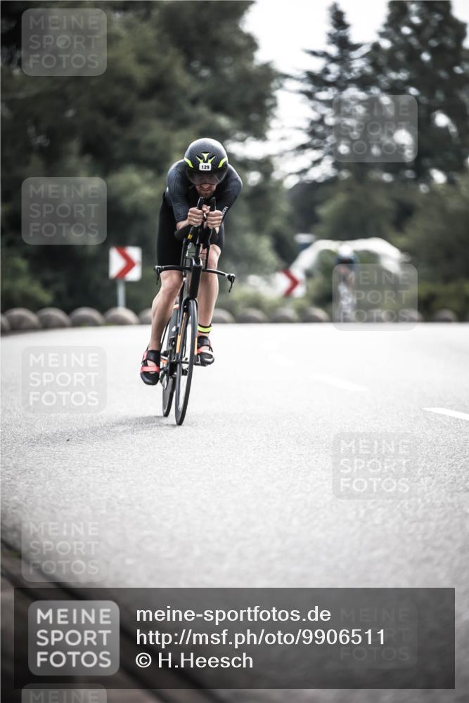 21.06.2026 - 29. Vierlanden-Triathlon H.Heesch http://msf.ph/oto/9906511 21.06.2026 09:20:18 Radfahren 129, 132 meine-sportfotos.de