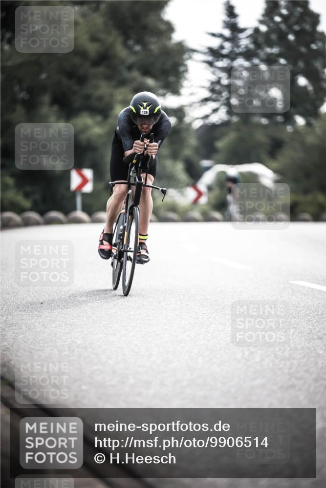 21.06.2026 - 29. Vierlanden-Triathlon H.Heesch http://msf.ph/oto/9906514 21.06.2026 09:20:18 Radfahren 129, 132 meine-sportfotos.de