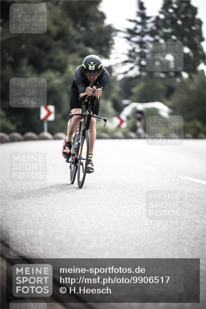 21.06.2026 - 29. Vierlanden-Triathlon H.Heesch http://msf.ph/oto/9906517 21.06.2026 09:20:18 Radfahren 129, 132 meine-sportfotos.de