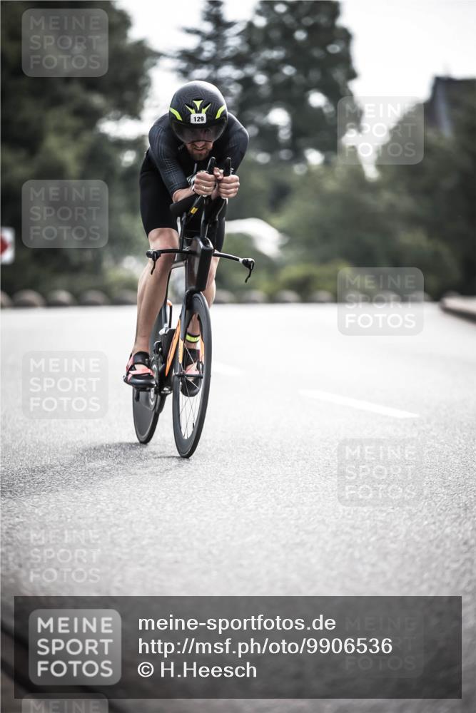 21.06.2026 - 29. Vierlanden-Triathlon H.Heesch http://msf.ph/oto/9906536 21.06.2026 09:20:18 Radfahren 129, 132 meine-sportfotos.de