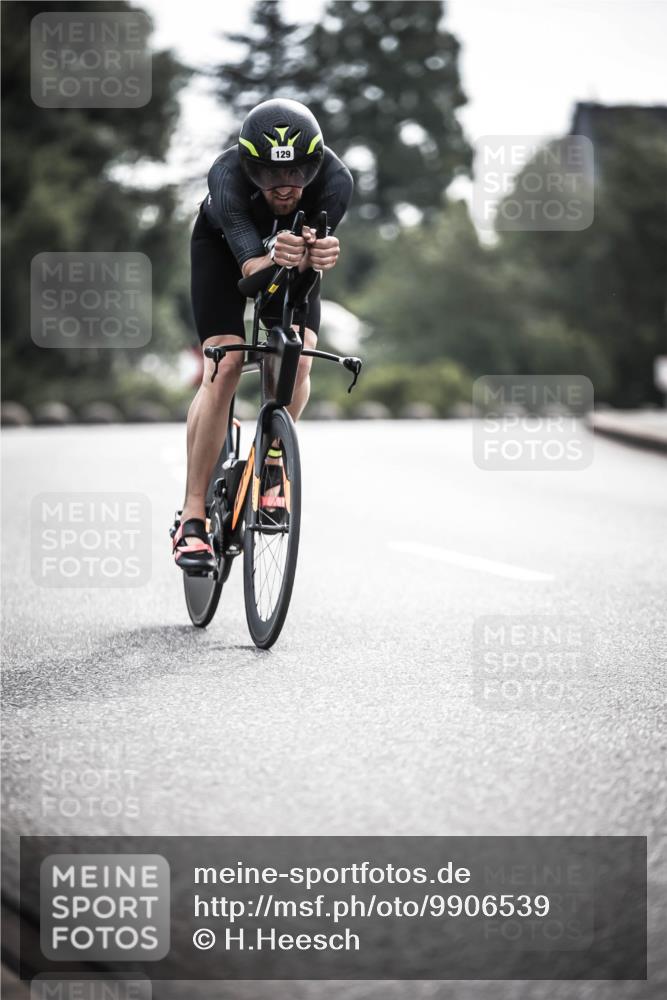 21.06.2026 - 29. Vierlanden-Triathlon H.Heesch http://msf.ph/oto/9906539 21.06.2026 09:20:19 Radfahren 129, 132 meine-sportfotos.de