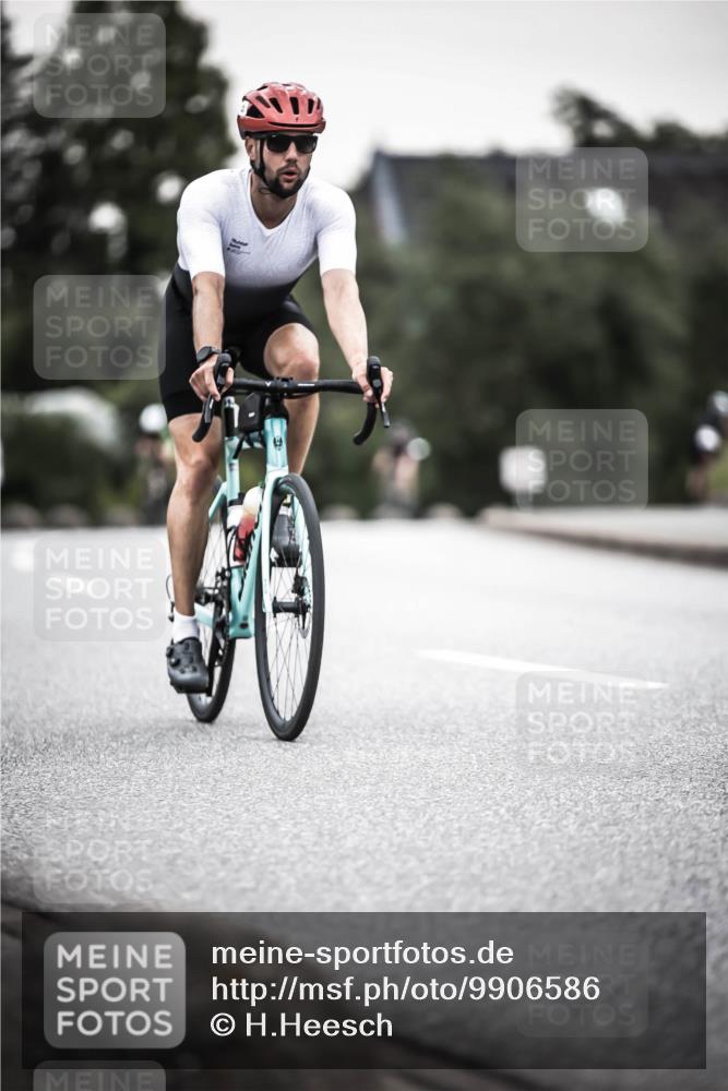 21.06.2026 - 29. Vierlanden-Triathlon H.Heesch http://msf.ph/oto/9906586 21.06.2026 10:24:56 Radfahren 33, 253, 480, 577 meine-sportfotos.de