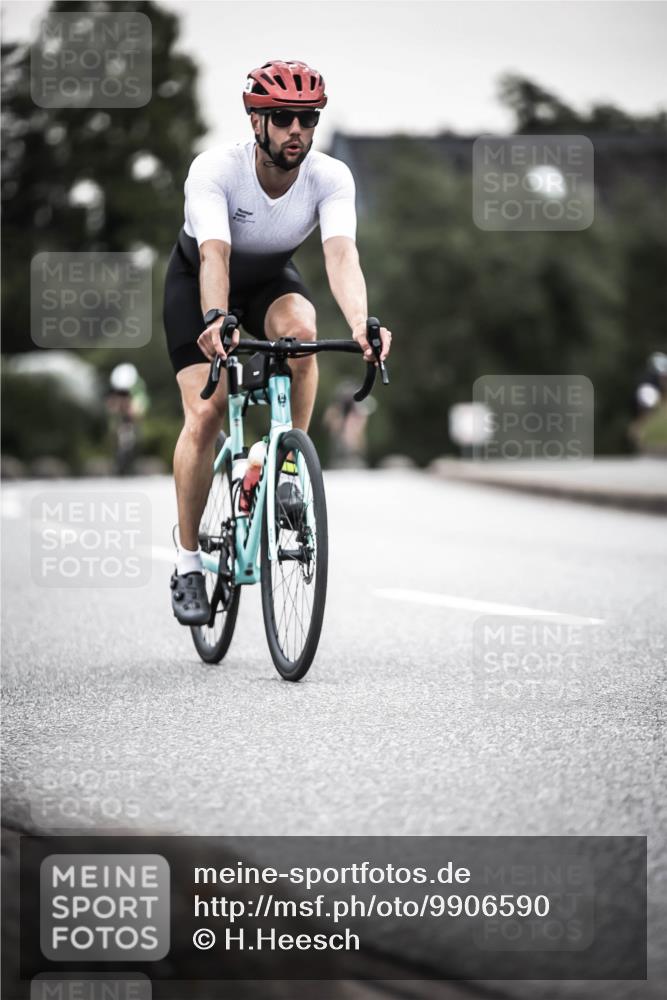 21.06.2026 - 29. Vierlanden-Triathlon H.Heesch http://msf.ph/oto/9906590 21.06.2026 10:24:56 Radfahren 33, 253, 480, 577 meine-sportfotos.de