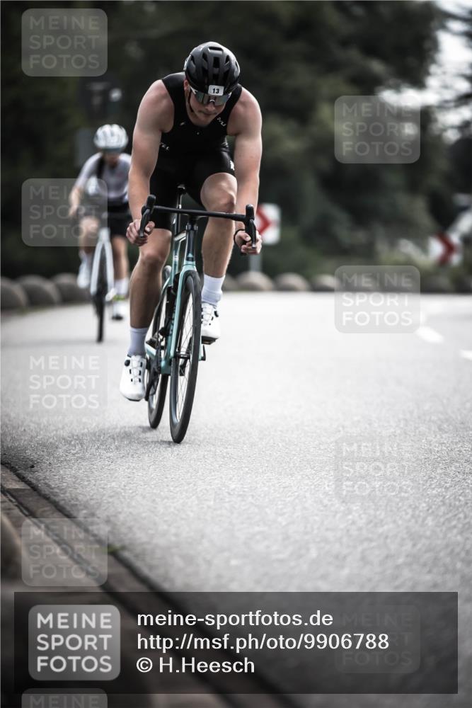 21.06.2026 - 29. Vierlanden-Triathlon H.Heesch http://msf.ph/oto/9906788 21.06.2026 09:21:09 Radfahren 7, 13, 88, 257 meine-sportfotos.de