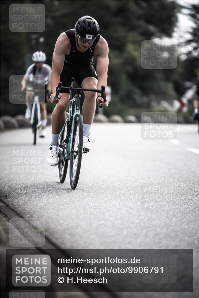 21.06.2026 - 29. Vierlanden-Triathlon H.Heesch http://msf.ph/oto/9906791 21.06.2026 09:21:09 Radfahren 7, 13, 88, 257 meine-sportfotos.de
