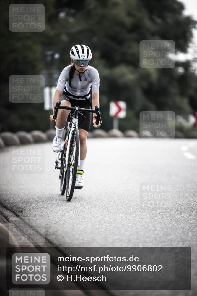21.06.2026 - 29. Vierlanden-Triathlon H.Heesch http://msf.ph/oto/9906802 21.06.2026 09:21:11 Radfahren 13, 88, 257 meine-sportfotos.de