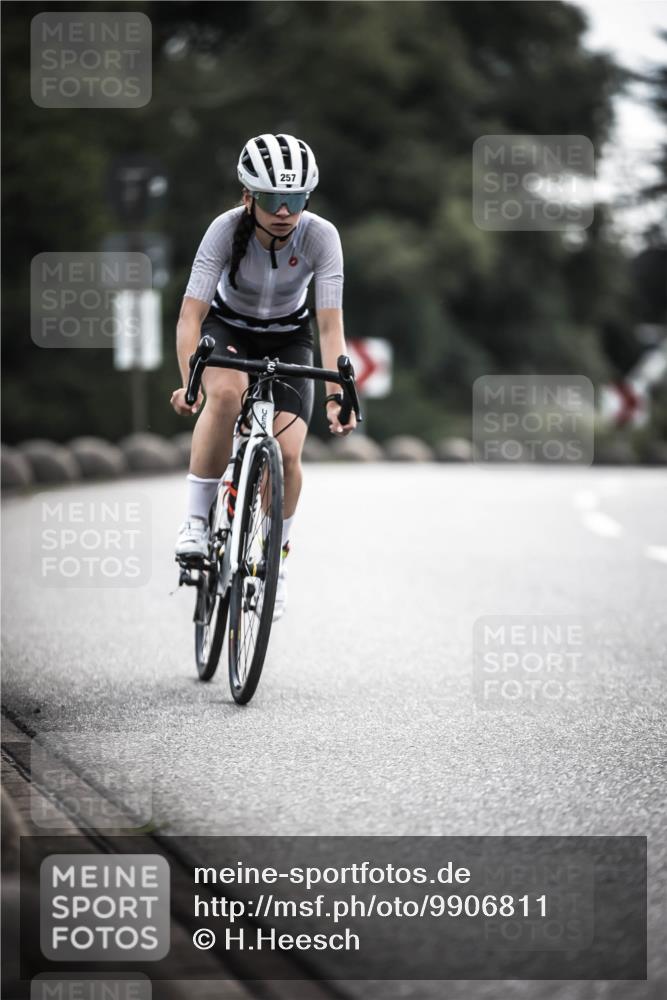 21.06.2026 - 29. Vierlanden-Triathlon H.Heesch http://msf.ph/oto/9906811 21.06.2026 09:21:11 Radfahren 13, 88, 257 meine-sportfotos.de