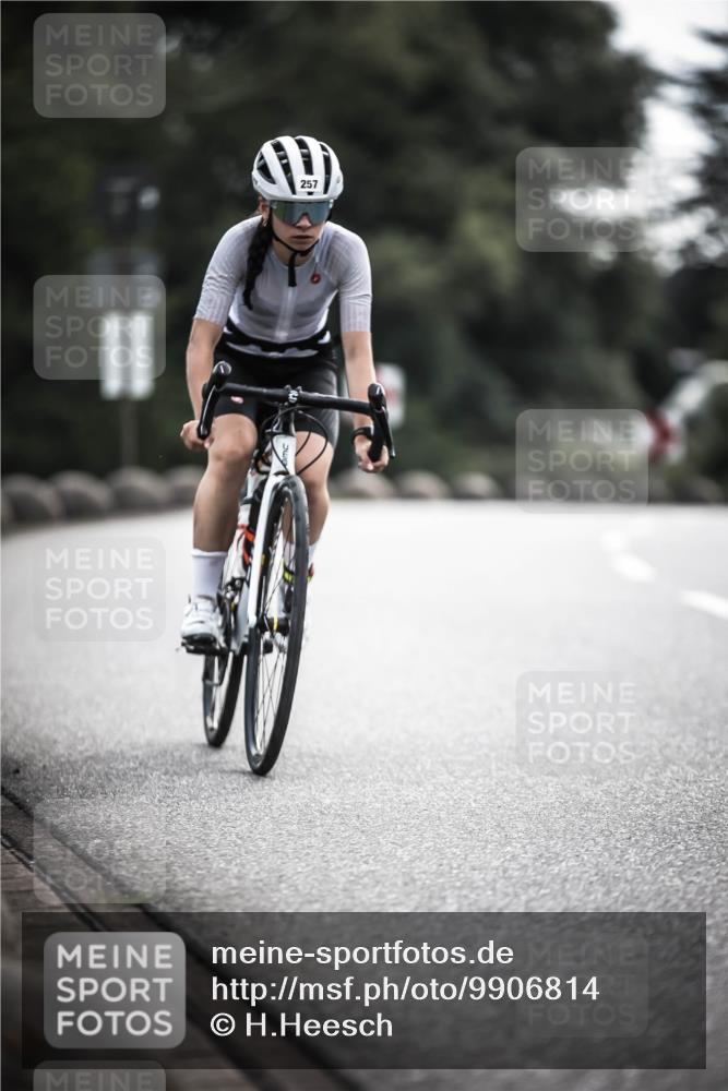 21.06.2026 - 29. Vierlanden-Triathlon H.Heesch http://msf.ph/oto/9906814 21.06.2026 09:21:11 Radfahren 13, 88, 257 meine-sportfotos.de