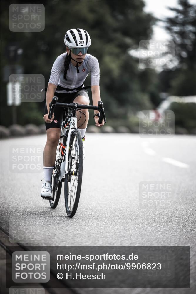 21.06.2026 - 29. Vierlanden-Triathlon H.Heesch http://msf.ph/oto/9906823 21.06.2026 09:21:11 Radfahren 13, 88, 257 meine-sportfotos.de