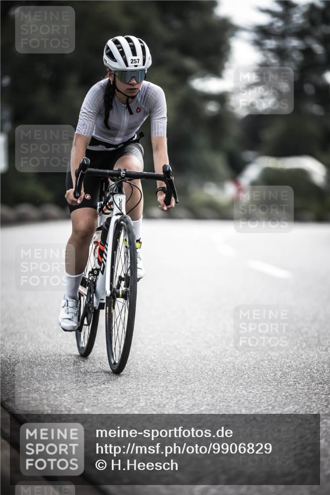 21.06.2026 - 29. Vierlanden-Triathlon H.Heesch http://msf.ph/oto/9906829 21.06.2026 09:21:11 Radfahren 13, 88, 257 meine-sportfotos.de