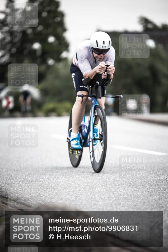 21.06.2026 - 29. Vierlanden-Triathlon H.Heesch http://msf.ph/oto/9906831 21.06.2026 10:25:08 Radfahren 42, 76, 77, 98, 107, 210 meine-sportfotos.de
